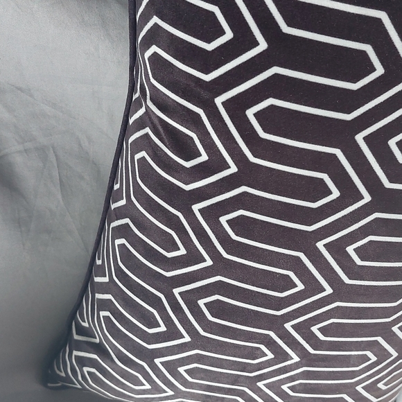 BRAWARM pillow black white geometric print, lumbar, 19×10" - Picture 8 of 8